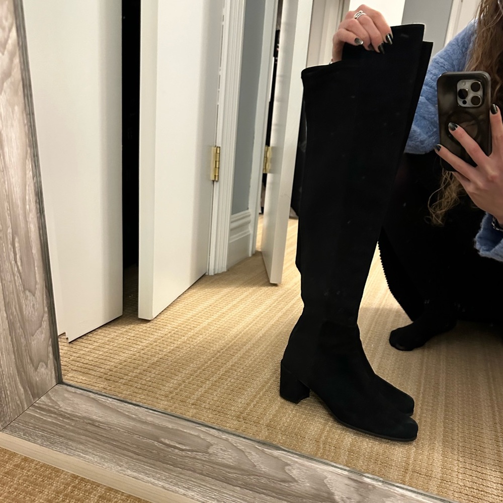 Stuart Weitzman Reserve Boots
Gently worn